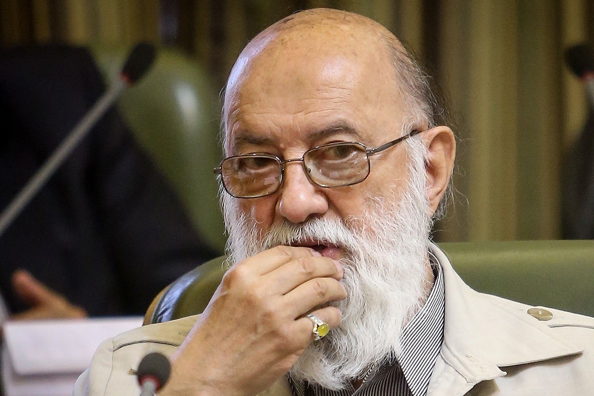 ادعای چمران: چاره‌ای جز قطع درختان ولیعصر نداریم!