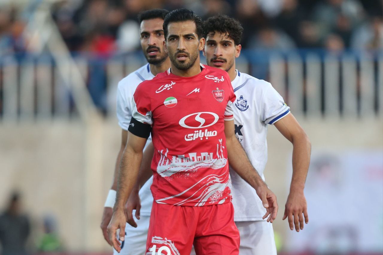 گزارش زنده: ملوان ۰ - ۰ پرسپولیس/ پایان نیمه اول