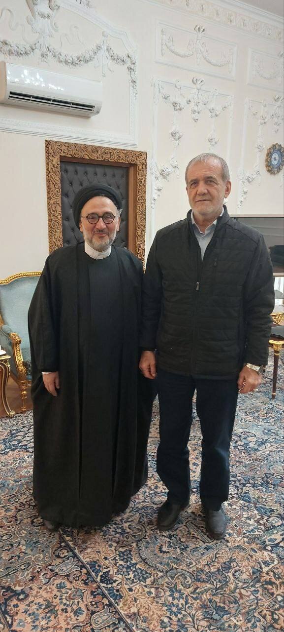 ابطحی: این دولت با رهبری و نظامیان همدلی دارد
