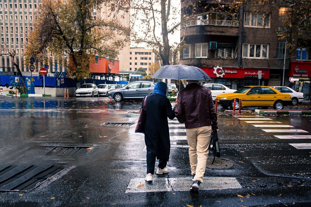 بارش باران و ترافیک سنگین در معابر پایتخت