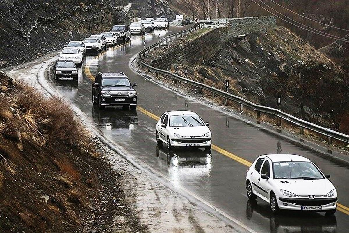 بارش باران در ۵ استان و ترافیک نیمه‌سنگین در آزادراه کرج