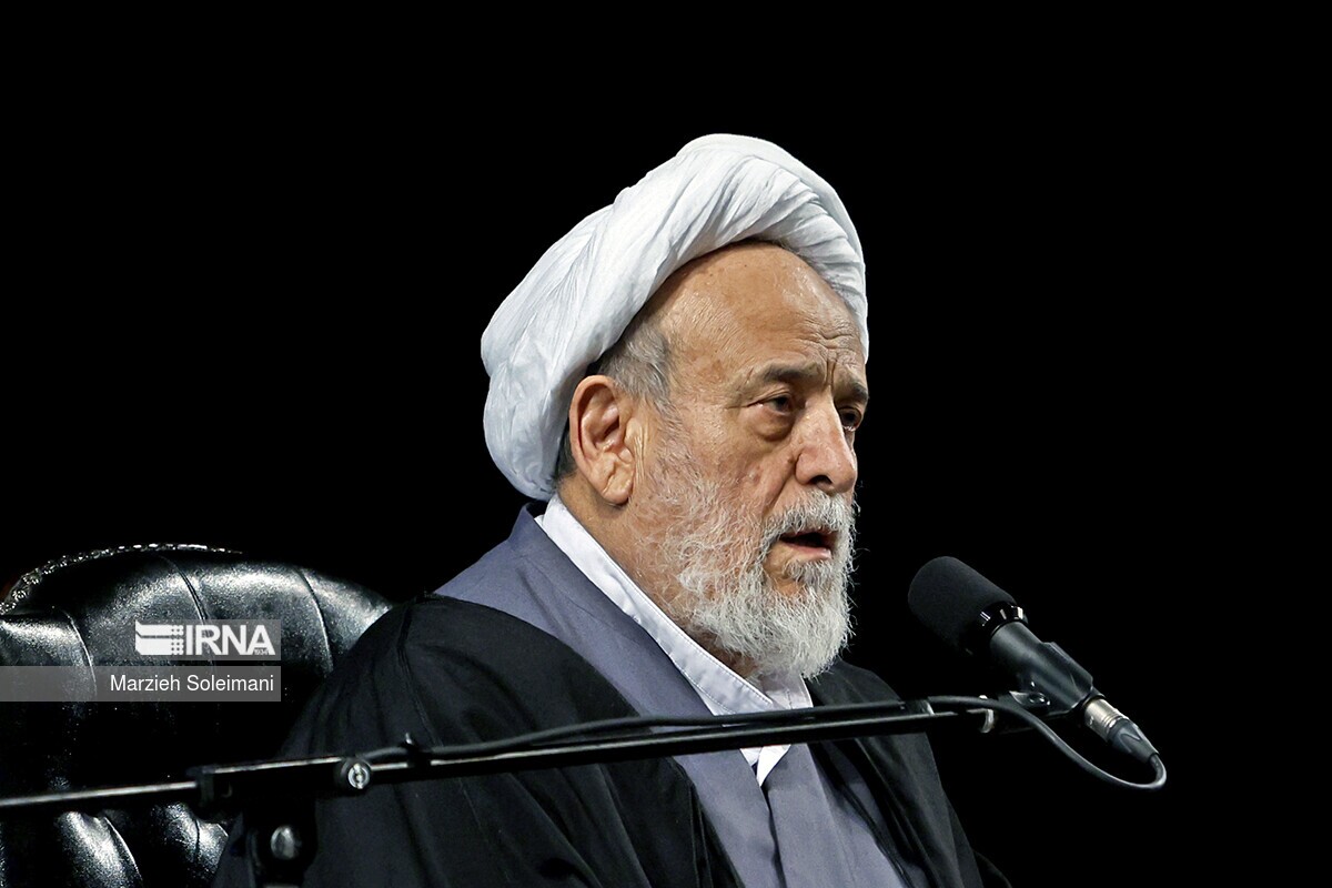 حسین انصاریان: به خاطر گرانی‌ها خجالت می‌کشم منبر بروم/ مردم نمی‌توانند میوه بخرند