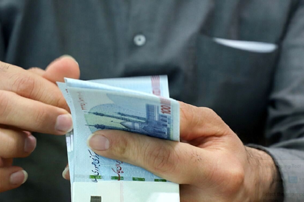 شرایط معیشتی مناسب تحمل فشار مضاعف نیست/ افزایش حقوق از فروردین اعمال شود