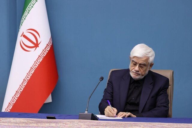 درخواست معاون اول رئیس‌جمهور برای برخورد قاطع با معلم سنندجی