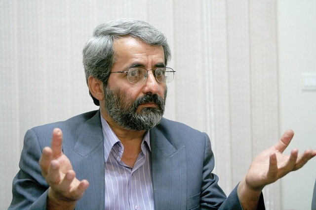 براندازان و سوپرانقلابی‌ها، افکار عمومی داخل را نمایندگی نمی‌کنند/ تفاوت مذاکرات در دولت روحانی و پزشکیان