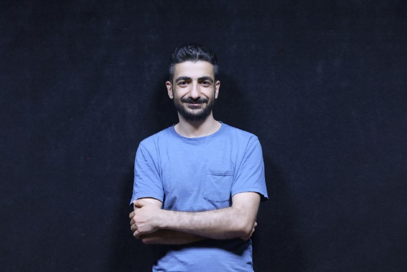 سجاد باقری با فیلسوفی از دل کرسی به صحنه می‌آید