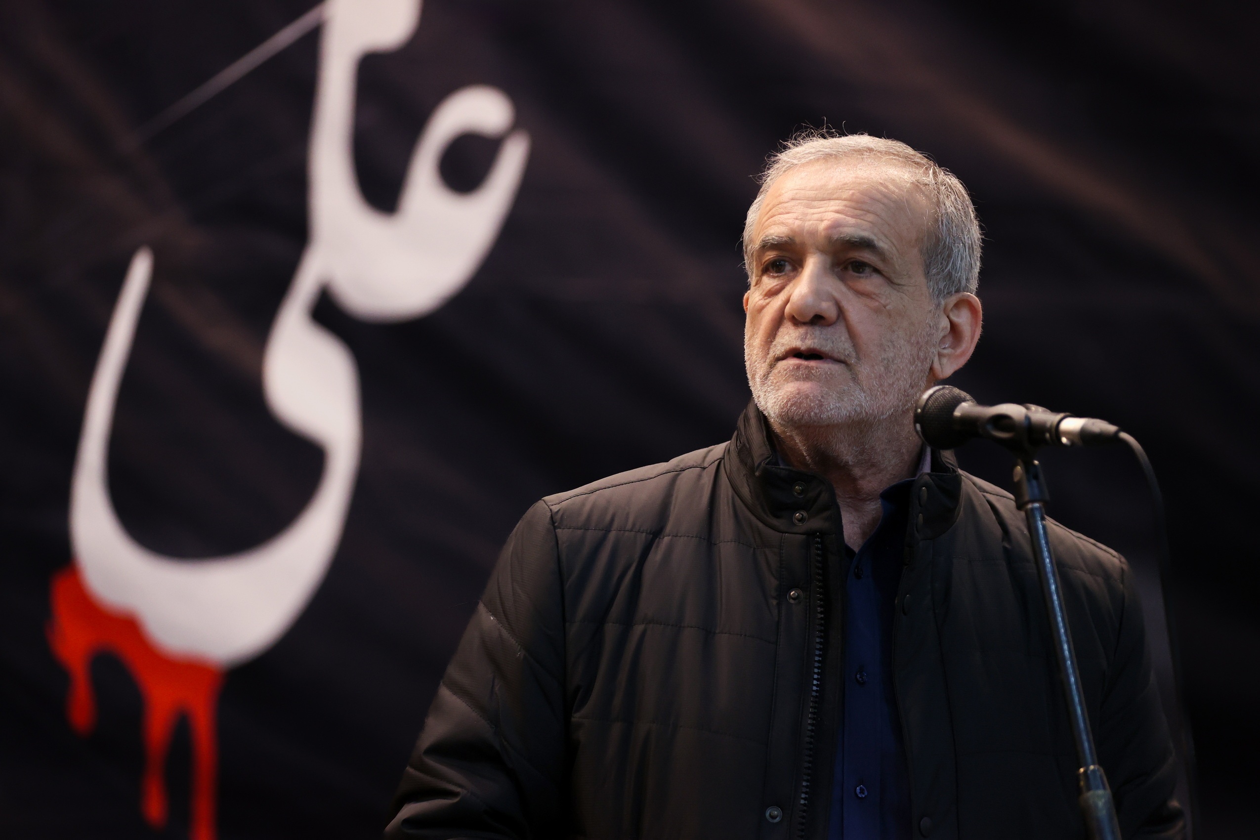 پزشکیان: آمریکا و هیچ قدرتی نمی‌تواند در مقابل انسان‌هایی که به طرف خدا حرکت می‌کنند مانعی ایجاد کند