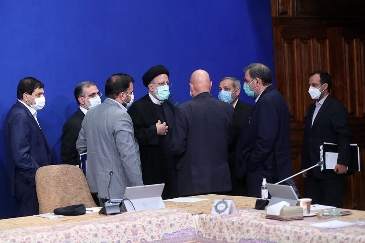 گزارش‌های مهمل دولت سیزدهم/ از زمستان سخت اروپا تا فساد دبش!