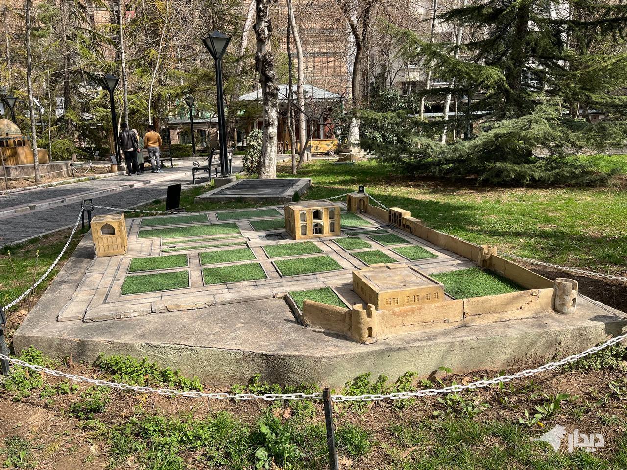 یک روز بهاری در باغ موزه هنر ایرانی