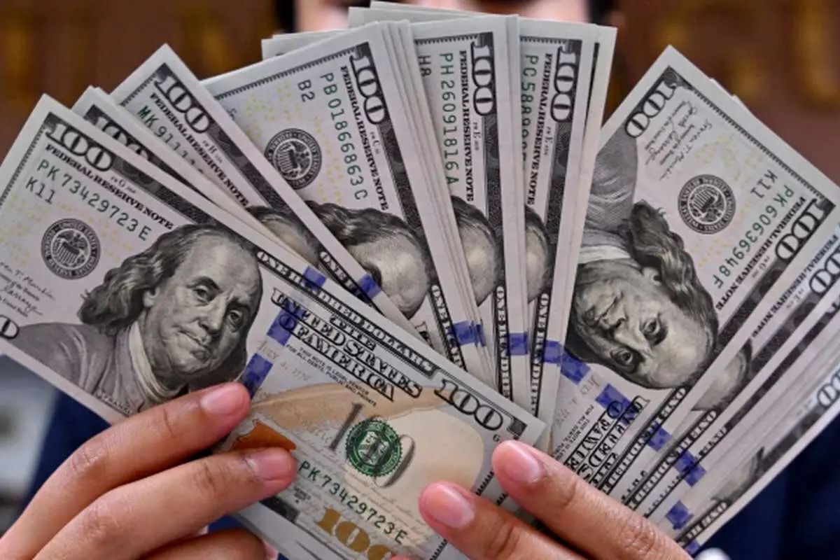 عقب‌نشینی دلار به کانال ۱۳۴ هزار تومانی +جدول