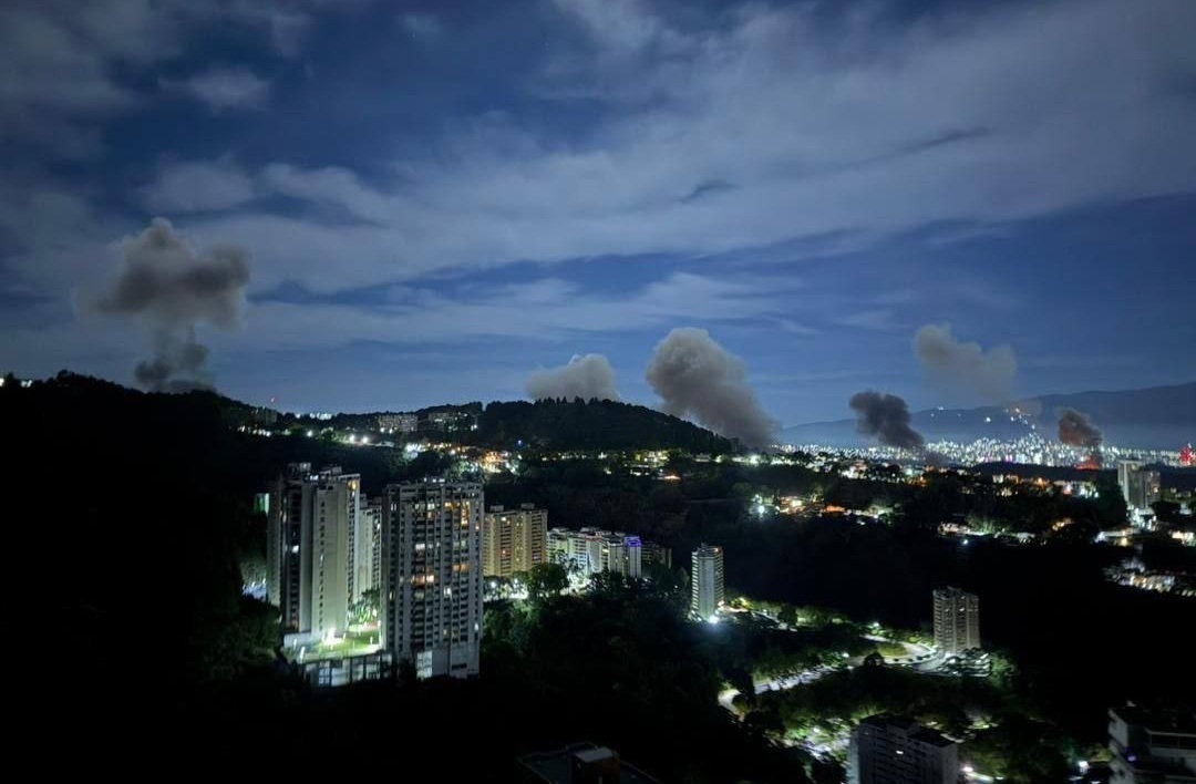 صدای چند انفجار قوی در کاراکاس صدای چند انفجار قوی در کاراکاس