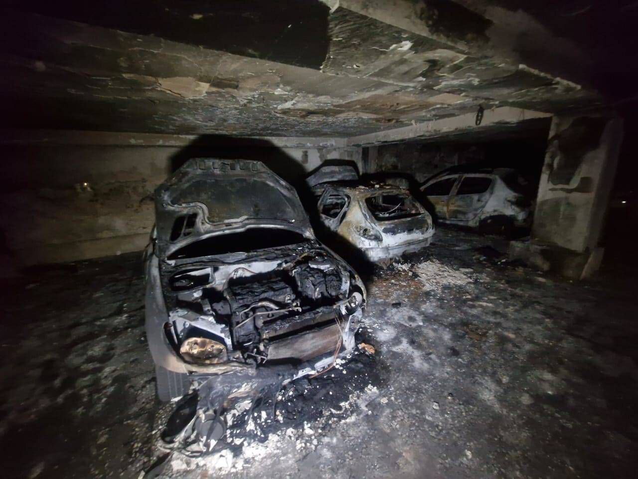 آتشسوزی گسترده در ساختمان مسکونی در بزرگراه خرازی آتشسوزی گسترده در ساختمان مسکونی در بزرگراه خرازی