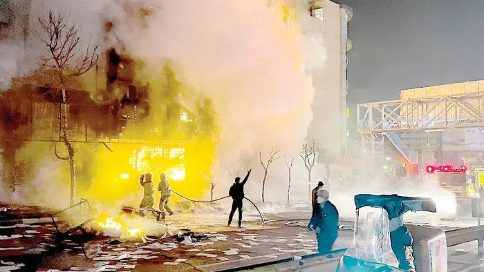 اعتراضاتی که محدود به بازاریان نماند اعتراضاتی که محدود به بازاریان نماند