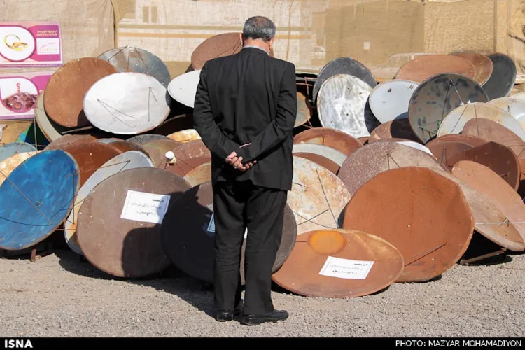 سپاه جمعآوری دیشهای ماهواره را تکذیب کرد؛ با پلیس تماس بگیرید سپاه جمعآوری دیشهای ماهواره را تکذیب کرد؛ با پلیس تماس بگیرید