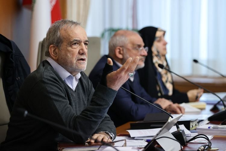 پاسخ پزشکیان درباره مسائل اقتصادی؛ نشست خبری برگزار می‌کنیم