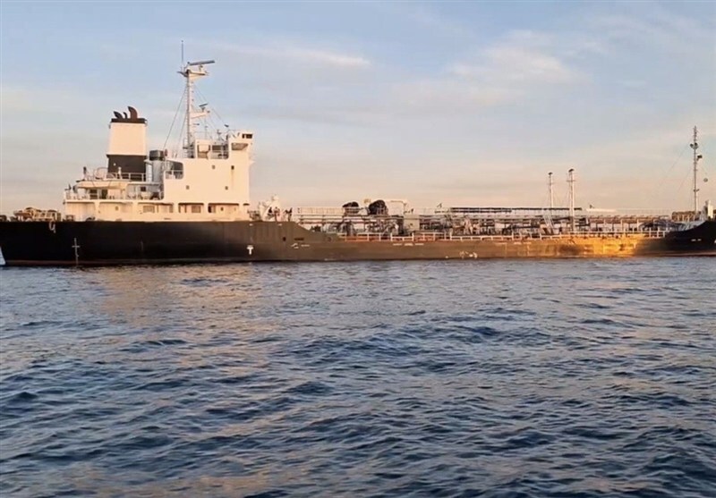 توقیف کشتی حامل سوخت قاچاق در خلیج فارس