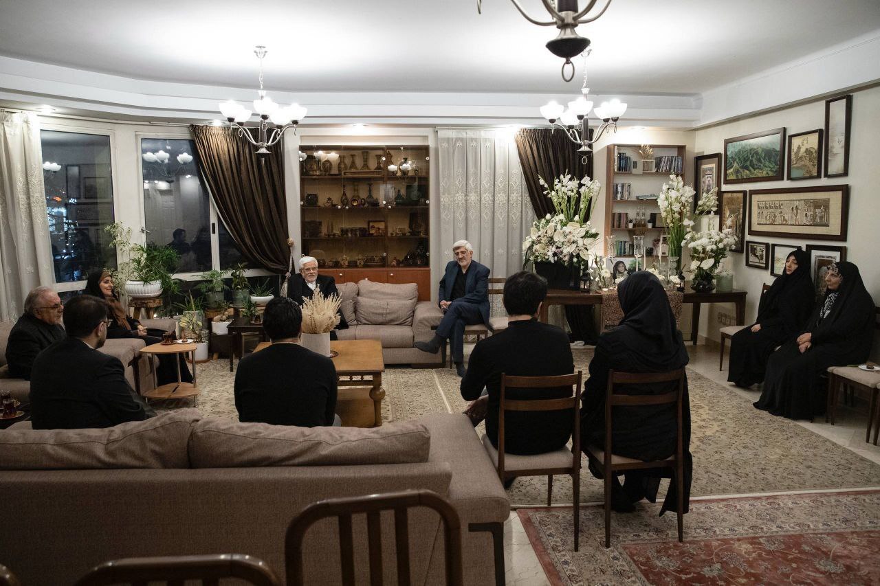دیدار عارف با خانواده اشرف بروجردی
