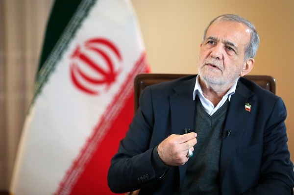 پزشکیان: در جنگ تمام‌عیار با آمریکا، اسرائیل و اروپا هستیم/ این بدتر از جنگ عراق با ایران است