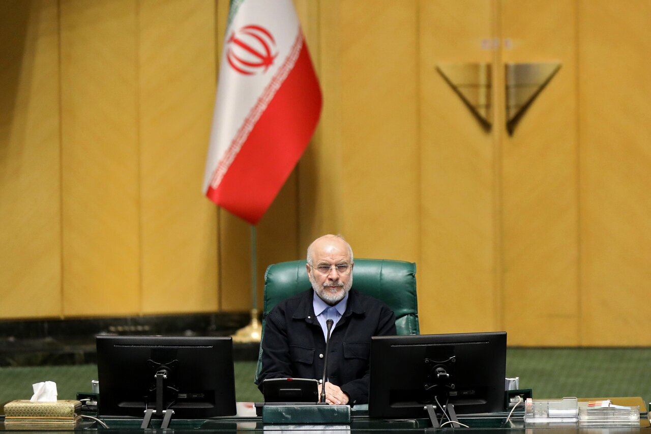 قالیباف: افزایش ۲۰ درصدی حقوق کارمندان باید اصلاح شود