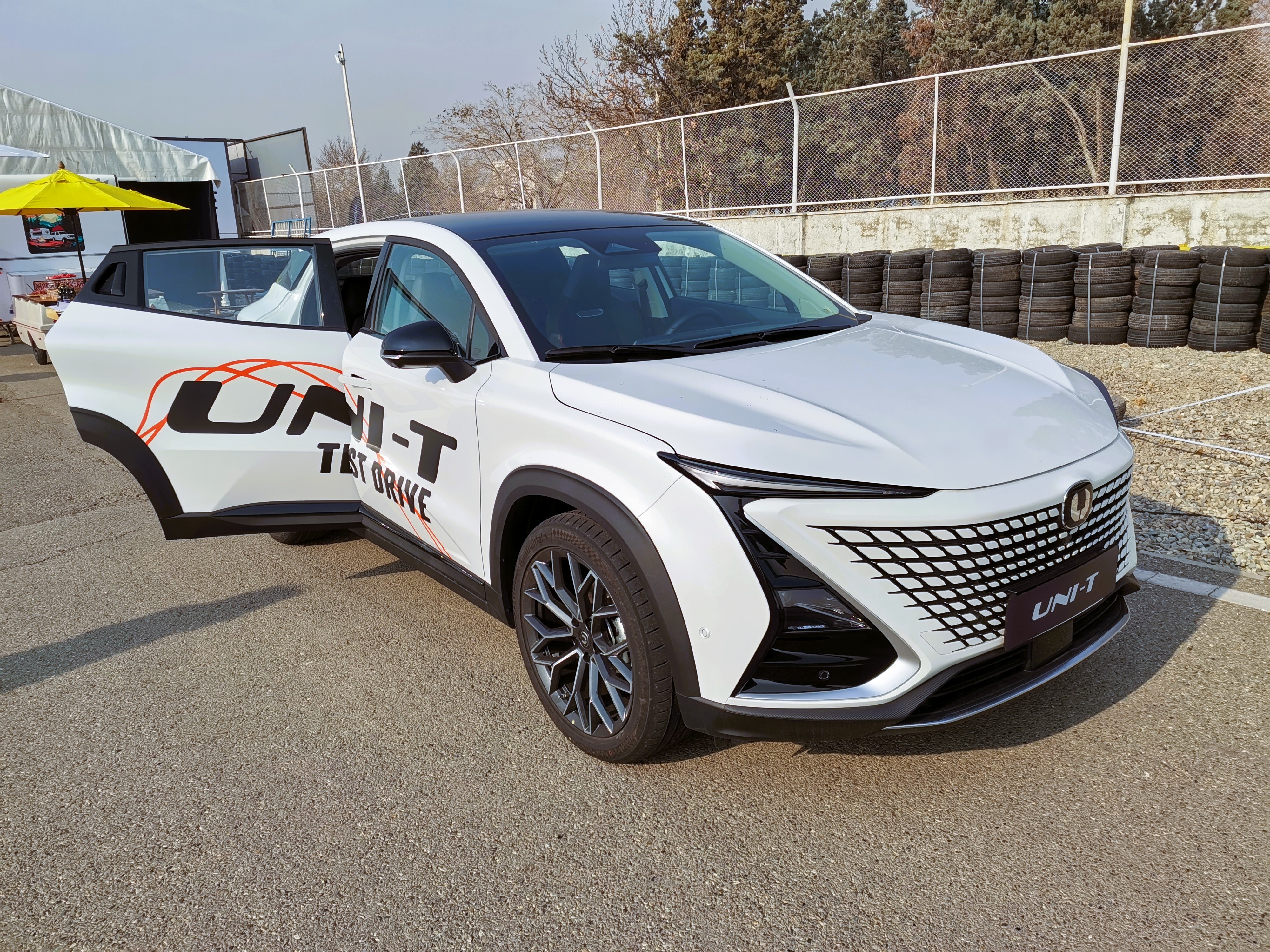 پشت فرمان چانگان یونیتی در پیست آزادی