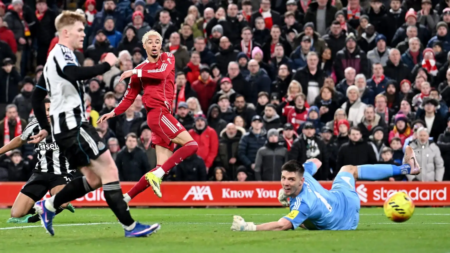 فلیک ول‌کن صدر جدول نیست/ لیورپول رنگ برد را دید