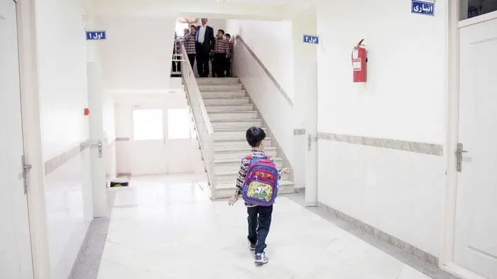 اولویت حفظ سلامت است، نه مدرسه