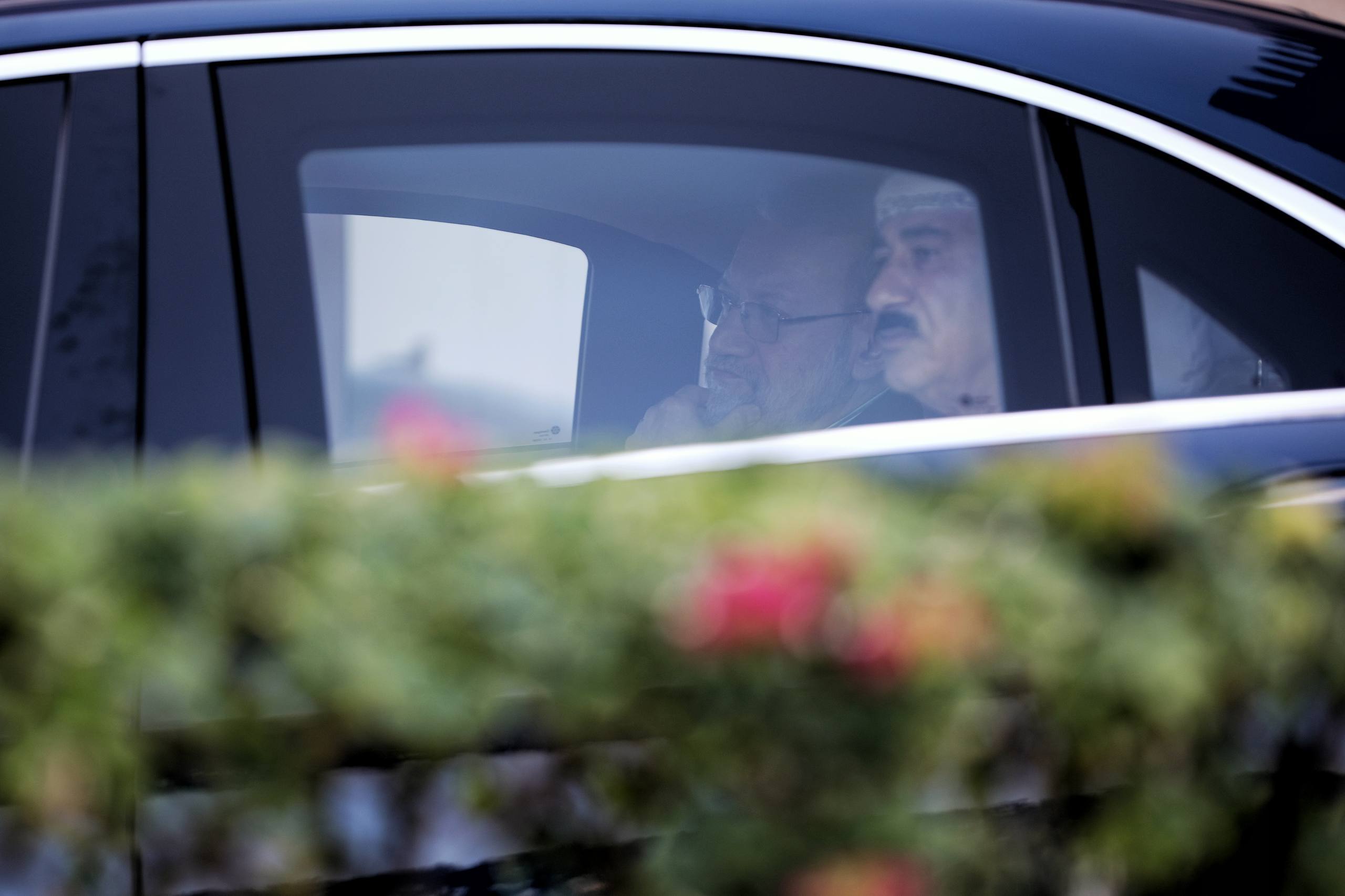 دیدار علی لاریجانی با سلطان عمان