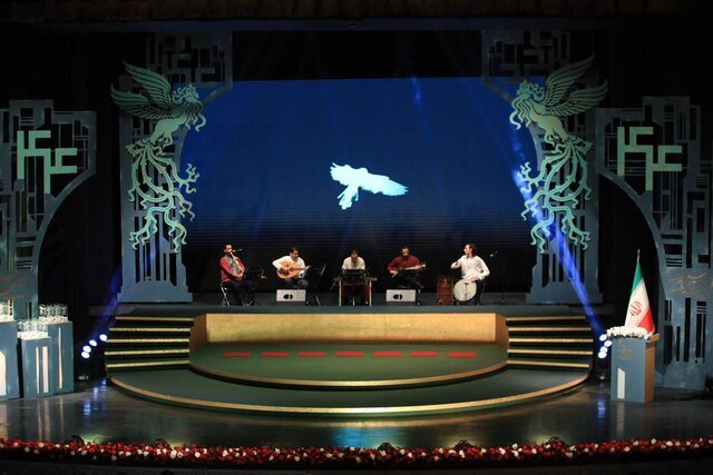 مراسم اختتامیه جشنواره فیلم فجر/ سیمرغ بلورین بهترین کارگردان به عوض‌زاده رسید