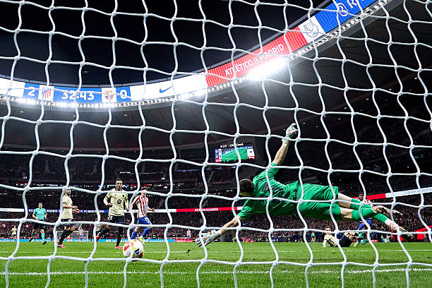 شکست سنگین مردان فلیک؛ یک پای اتلتیکو در فینال