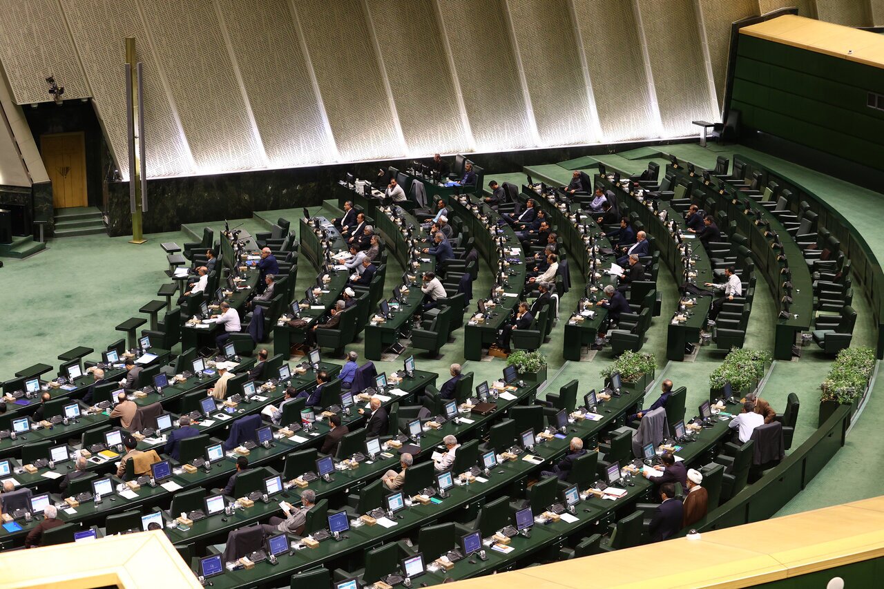 حقوق گمرکی گوشیهای تلفن همراه/ نرخ رجیستری تعیین شد حقوق گمرکی گوشیهای تلفن همراه/ نرخ رجیستری تعیین شد