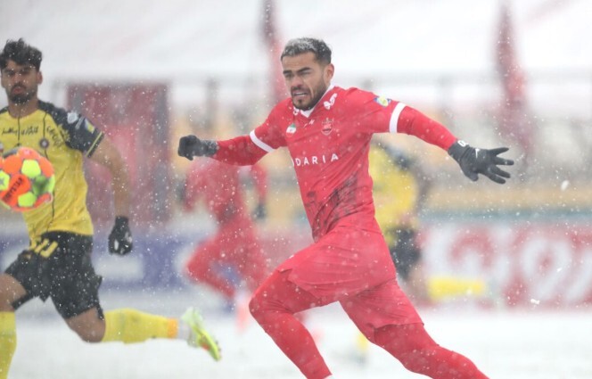 اورونوف؛ مرد برفی پرسپولیس