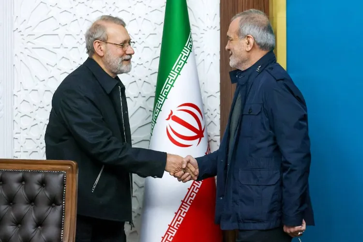 فعال رسانه‌ای اصولگرا: لاریجانی قبل از ۱۸ دی پیگیر قطع کامل اینترنت بود!