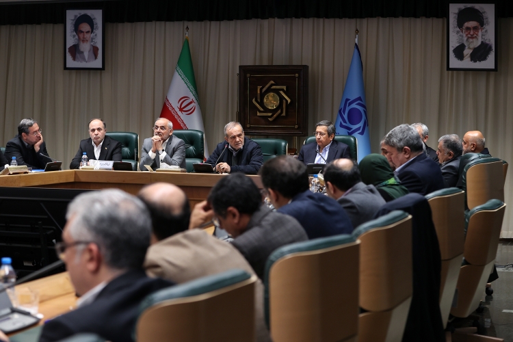 دستور پزشکیان برای رفع موانع اجرایی تفویض اختیارات استانداران مرزی