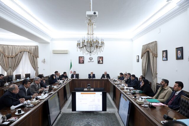 ضربالاجل عارف به نهادهای دولتی درباره خسارات جنگ و اعتراضات ضربالاجل عارف به نهادهای دولتی درباره خسارات جنگ و اعتراضات