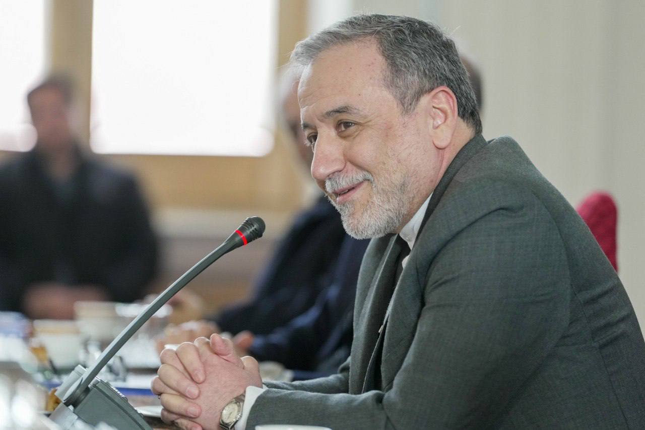 عراقچی درباره تماس با ویتکاف؛ در روزهای اخیر نه/ در فضای تهدید نمیتوان از مذاکره صحبت کرد عراقچی درباره تماس با ویتکاف؛ در روزهای اخیر نه/ در فضای تهدید نمیتوان از مذاکره صحبت کرد