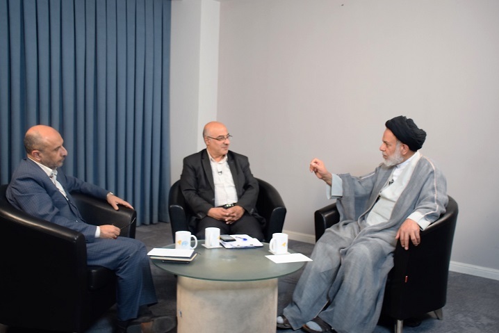 سید عباس نبوی: ما در بعضی از مسائل شکست‌ خوردیم/ عباس معینی: هرچه جلو آمدیم؛ تفکیک قوا و دموکراسی کمرنگ شد