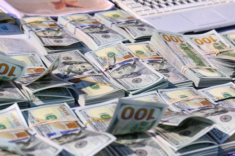 عقب‌نشینی دلار به کانال ۸۱/ احتیاط شرط عقل است! +جدول