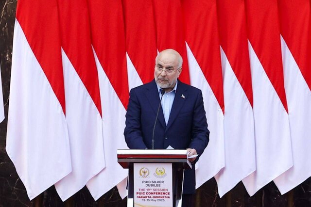 قالیباف: ترامپ به جای نگرانی درباره ایران، به فکر کاهش محبوبیتش باشد!