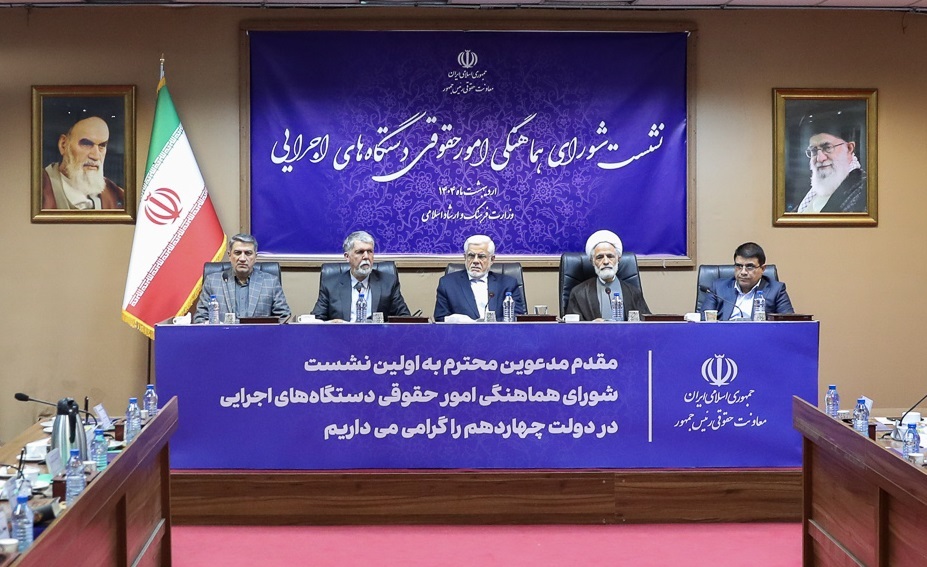 دسترسی آزاد مردم به اطلاعات یک حق طبیعی و انسانی است/ مچ‌گیری هنر نیست
