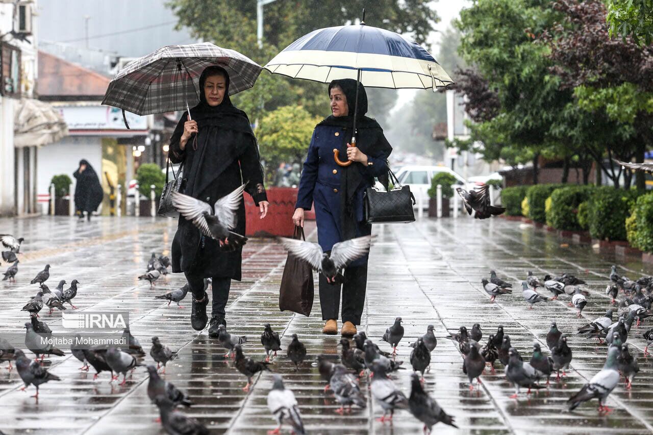 رگبار، رعد و برق و وزش باد شدید در چند استان/ تهران ۲۹ درجه