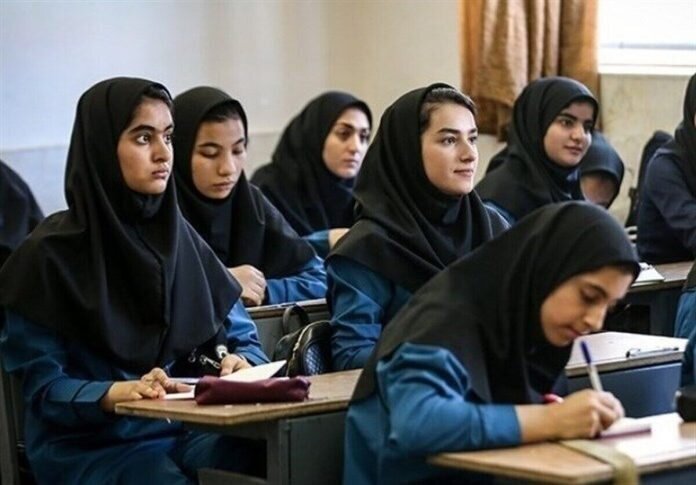 هشدار درباره تخلفات دریافت «پول» در مدارس/ والدین تخلفات را گزارش دهند