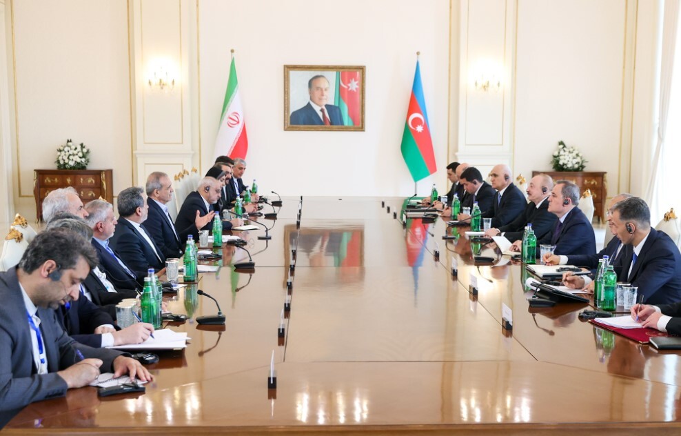 رئیس‌جمهور در باکو؛ ایران بر حق حاکمیت آذربایجان بر قره‌باغ تاکید دارد