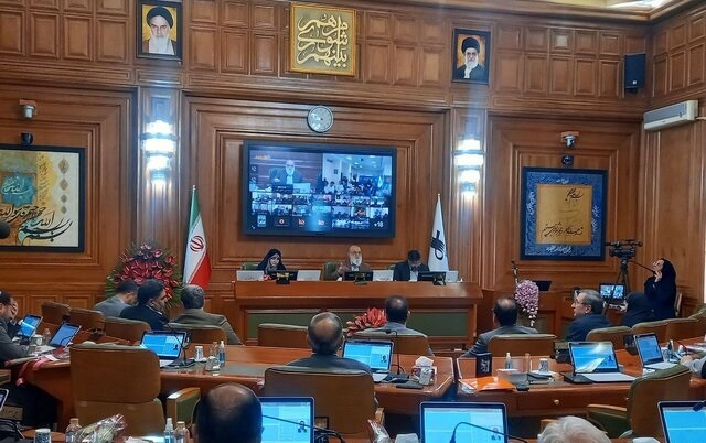 شکسته‌شدن شیشه اتوبوس‌های برقی تهران در بندرعباس