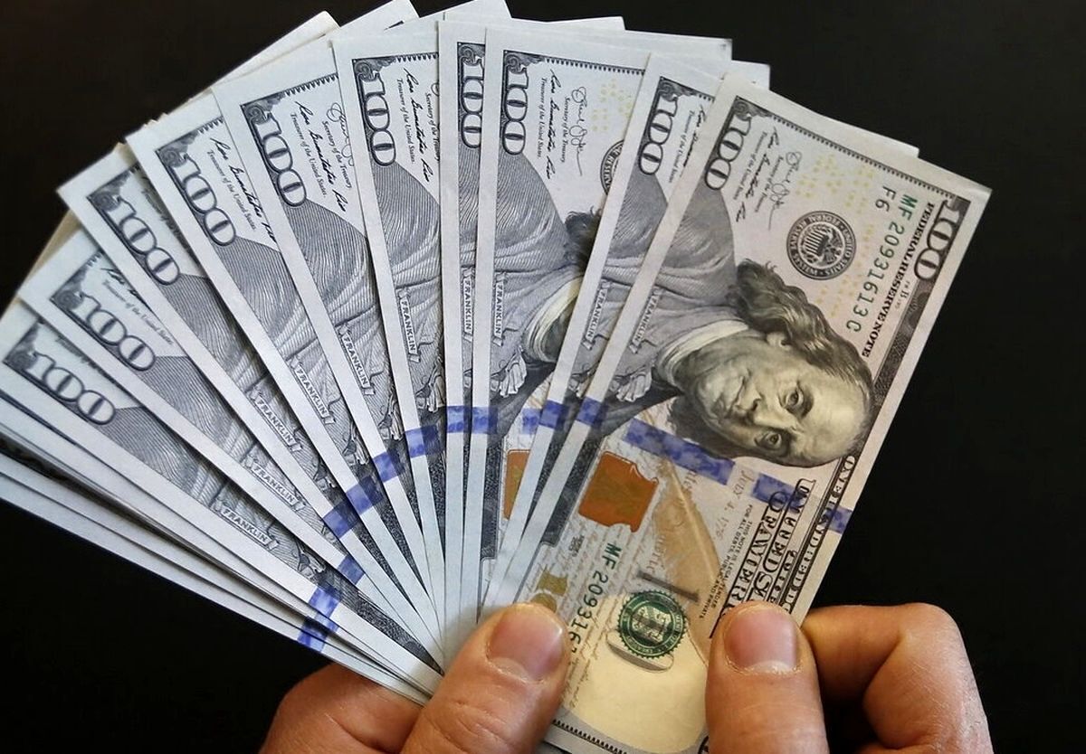 سایه بازارساز بر سر دلار/ رشد ۱۰۰ تومانی نسبت به پنجشنبه