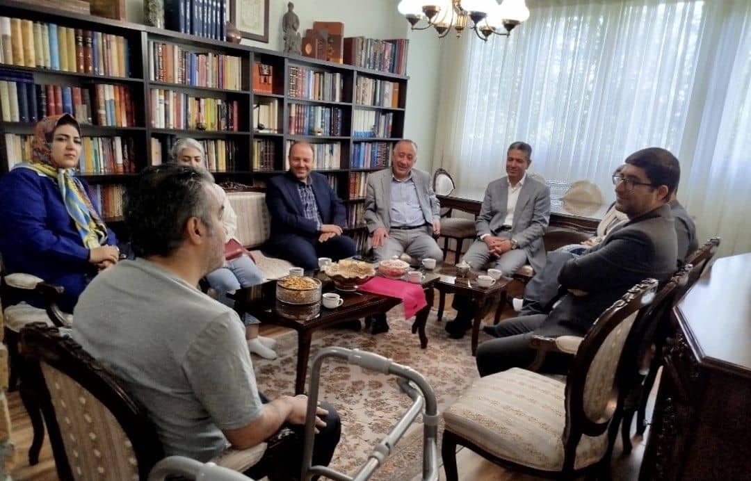 عیادت اعضای شبکه ملی موسسات نیکوکاری و خیریه از مدیرعامل موسسه خیریه نیک گامان