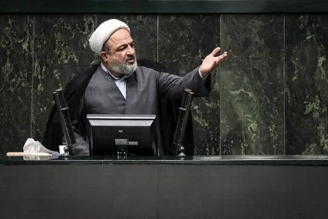 ادعای رسایی؛ عارف هم مشکل ظریف را دارد!