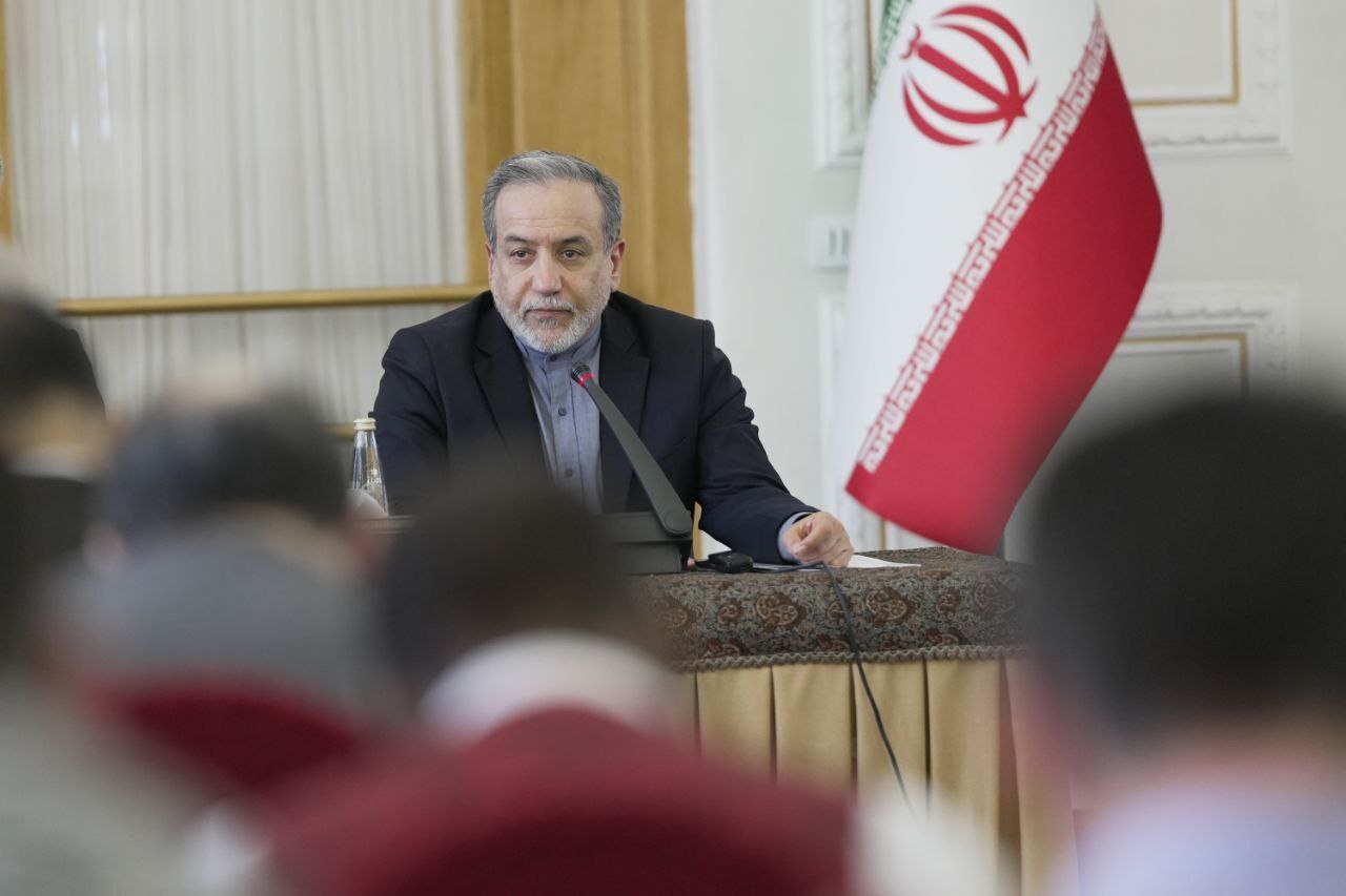 عراقچی: این یک اشتباه تاریخی است