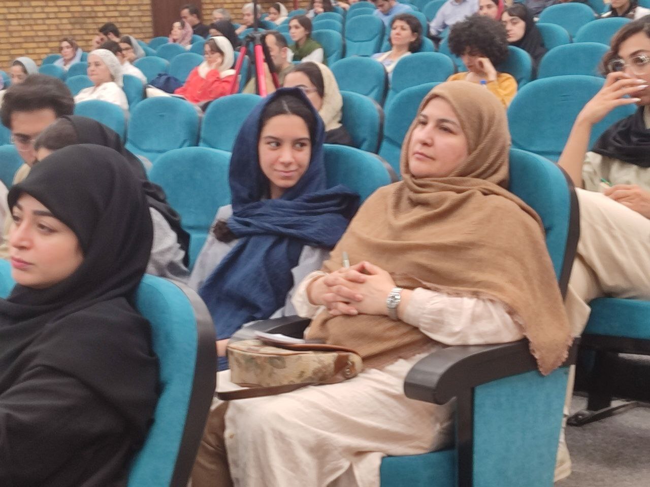 پوریا عالمی: قصه، زبان کودکانه‌ توسعه انسان امروز است