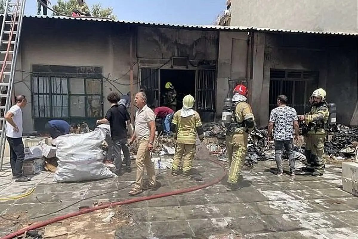 آتش‌سوزی در فروشگاه کفش خیابان دماوند تهران