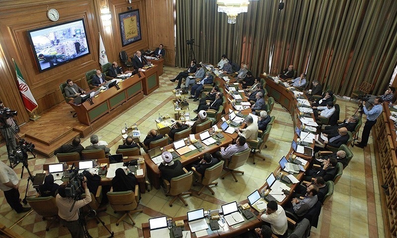 بررسی اعتراض فرمانداری درباره نوع خدمات شهرداری به تهرانی‌ها در شرایط جنگی